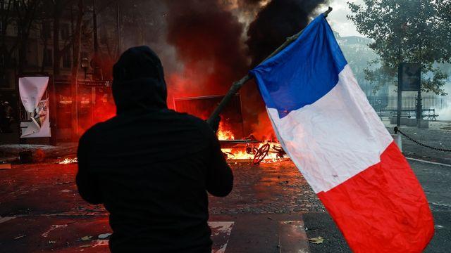 프랑스 시위 격화 속 약탈도…대선 주자들 설전