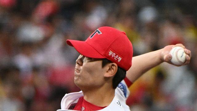 데뷔 첫 PS 맞나…2홀드로 필승조 무게감 올리는 KIA 성영탁, 1·2차전 최고 언성히어로