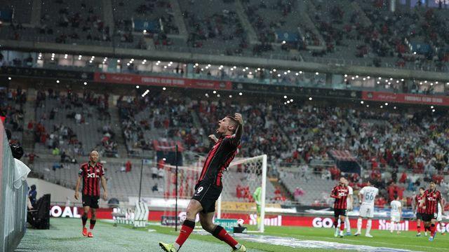 [SD 상암 라이브] ‘득점왕 후보’ 클리말라의 멀티포에도 웃지 못한 서울, 10년 만의 우승 축포 또 밀렸다…‘12호 AS’ 이동경 앞세운 울산, 끝날 때까지 끝나지 않아