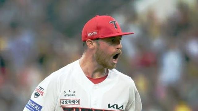 “최고의 생일 선물”…KIA 올러, 첫 가을야구서 활짝 웃었다