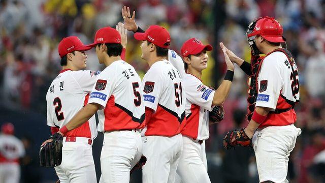 '1회 5득점' KIA, LG에 6-3 승리… 준PO 2연승