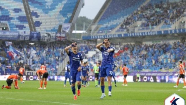 세 골 넣고 두 골 내줬지만… 수원 삼성, 화성FC 3-2 꺾고 19년 만에 6연승