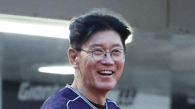 12억→20억→24억→34억…KT, 이강철 감독에 역대 최고 대우