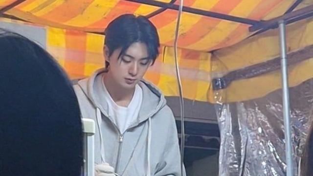 '차은우 닮은꼴' 화제의 광명 붕어빵…구름인파에 문 닫았다가 영업 재개