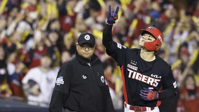 마지막 잠실구장 경기 주인공 ‘홈런 4방’ 친 KIA…우즈 소환한 김도영은 준PO MVP [SD 잠실 스타]