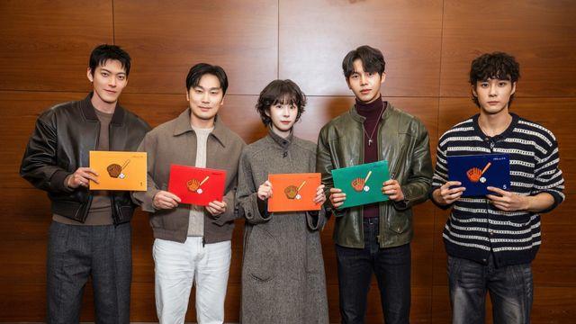 김우빈, 전국 꼴찌 고교 야구부 감독 된다…12월 첫방 (기프트)