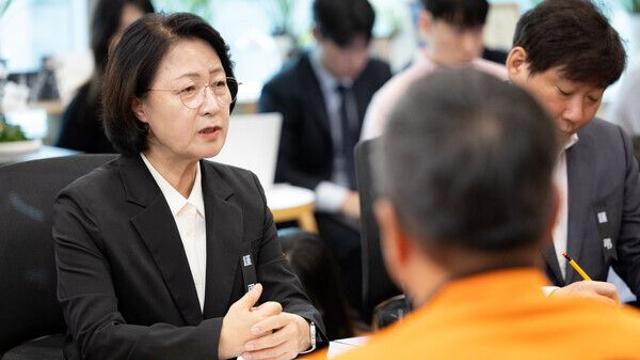 추미애 지사, 소방관에 직접 사과…소방노조 