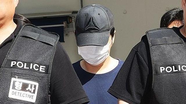 '이혼소송 아내 살해' 공무원 재판…유족 