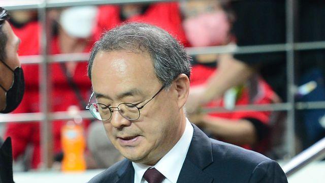 [SD 현장 라이브] 국감서도 화두였던 축구대표팀의 팀워크와 96라인 은퇴설…이용수 축구협회장 직무대행, “이 자리에서 논하는 건 적절치 않아”