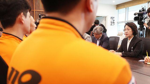 추미애, '소방재정 설화' 與 경고에 
