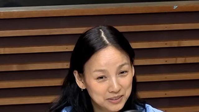 이효리, 라디오서 말실수…“핑클 콘서트 준비 중” (완벽한 하루)