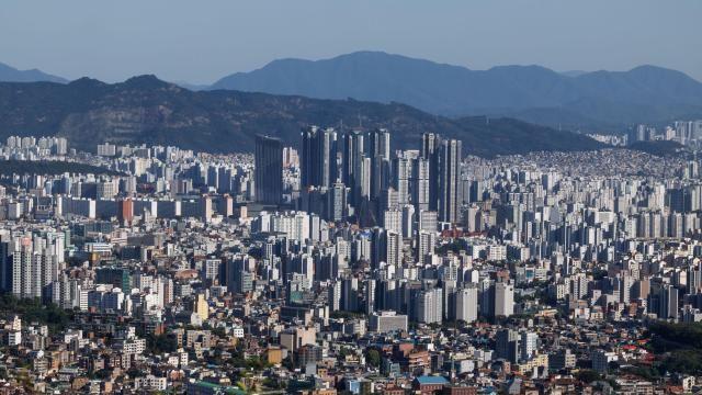 서울 아파트값 89주 연속 상승…강남3구 하락 속 강북·외곽 강세