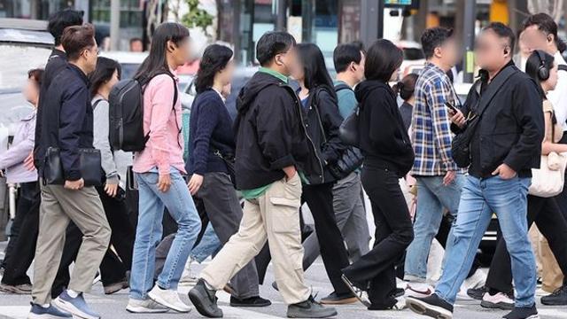 주식 자산 두 배 넘게 늘린 2030…반대로 '이것' 대폭 줄였다