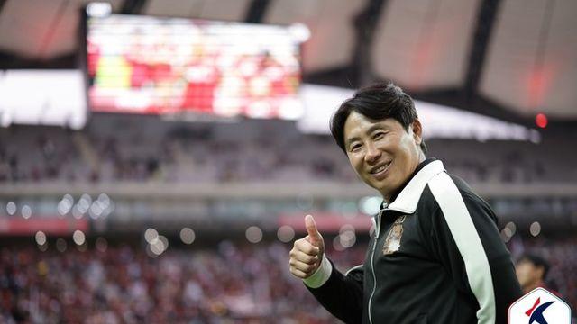 [K리그1 기자회견] FC서울 우승 이끈 김기동 감독 “찬란했던 영광 되찾겠다고 했는데 약속 지켜서 기뻐”