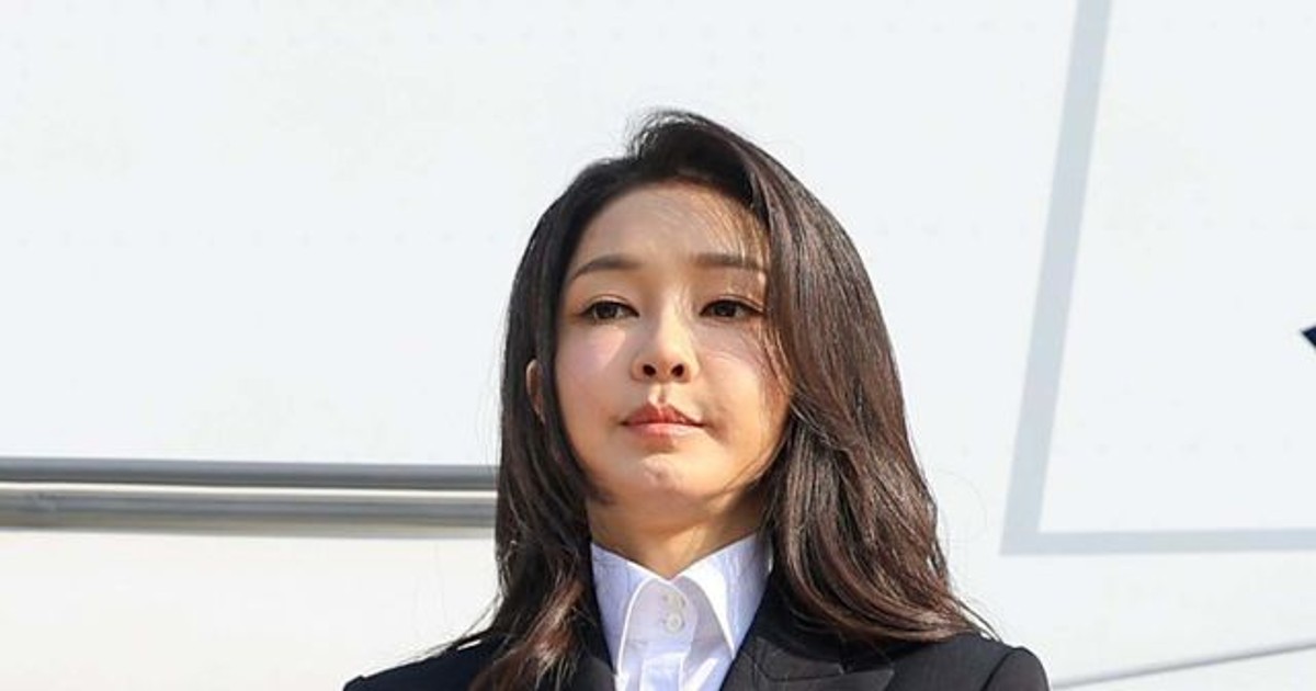 김건희 여사 예전 폰이 뜻밖의 장소서