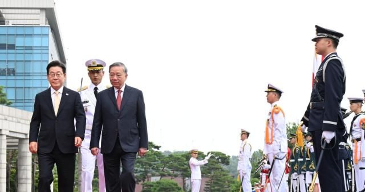 李在明为越共总书记举行欢迎仪式