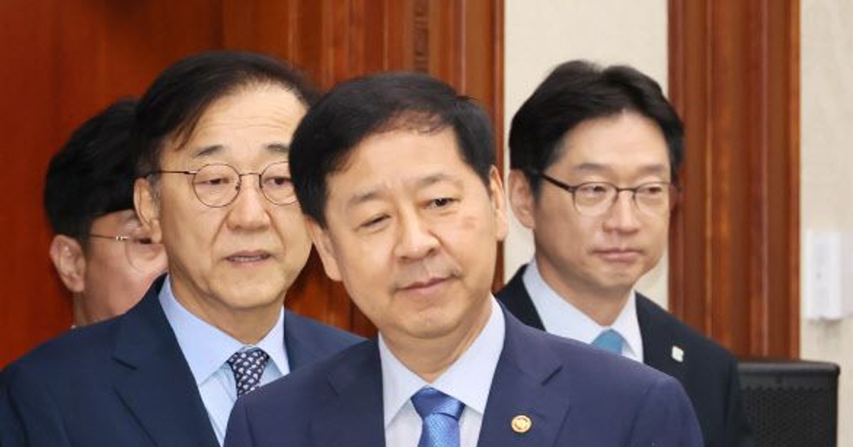 구윤철 지역경제 피 돌아야…예