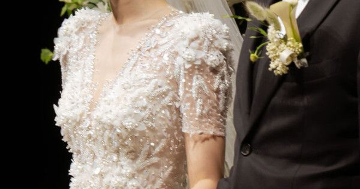 결혼식 사회 봐줬더…