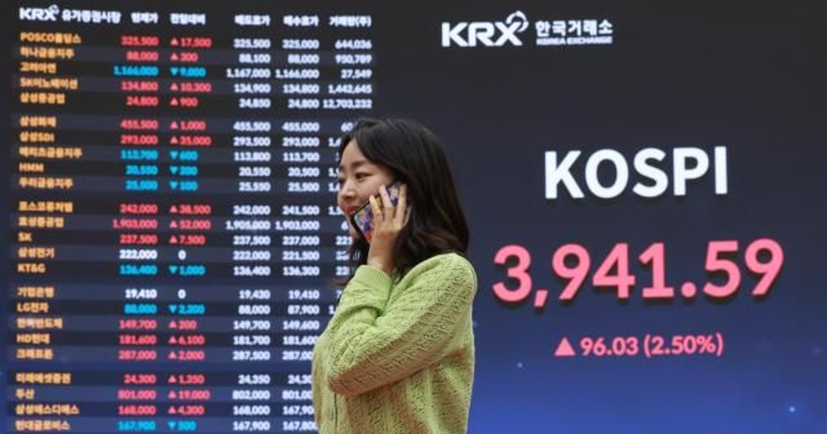 韩国股市日均成交额创四年新高 半导体板块吸金