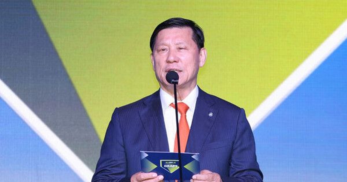 허구연 총재, 법인카드 과다 지출 논