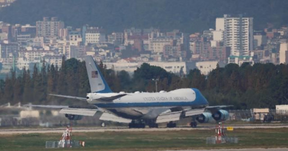 特朗普抵达金海国际机…