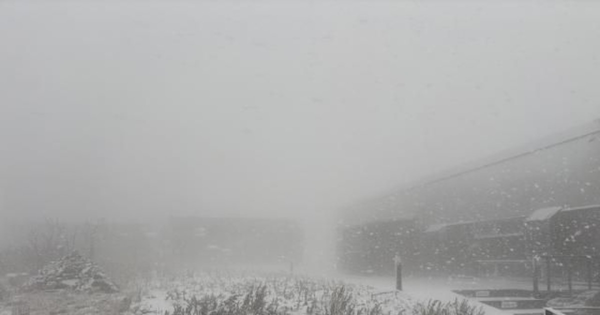 银装素裹的小白山