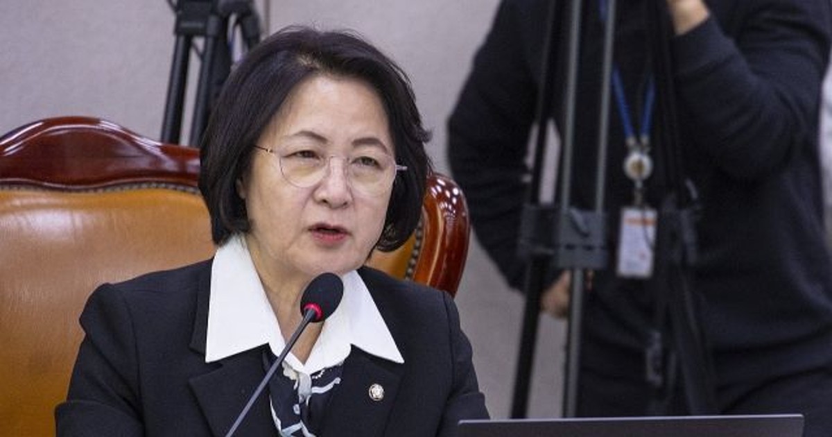 [속보] 추미애, …