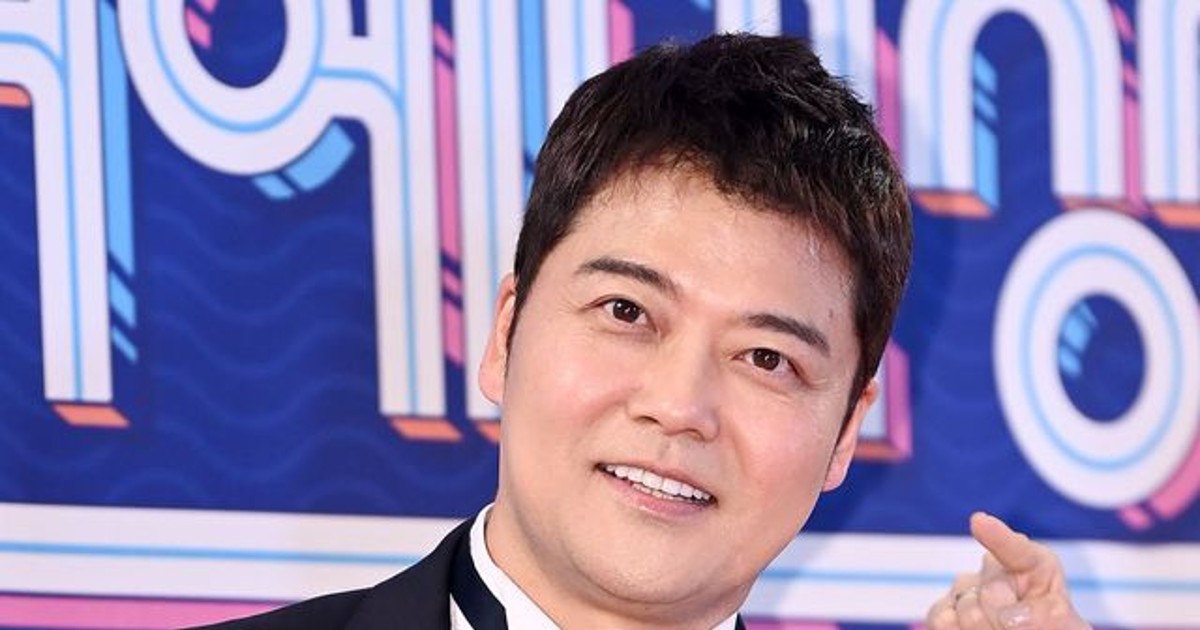 전현무, '링거 의혹' 해명도 다르네…직접 병원 방문 9년 전 진료기록부로 '선 긋기' [엑's 이슈]