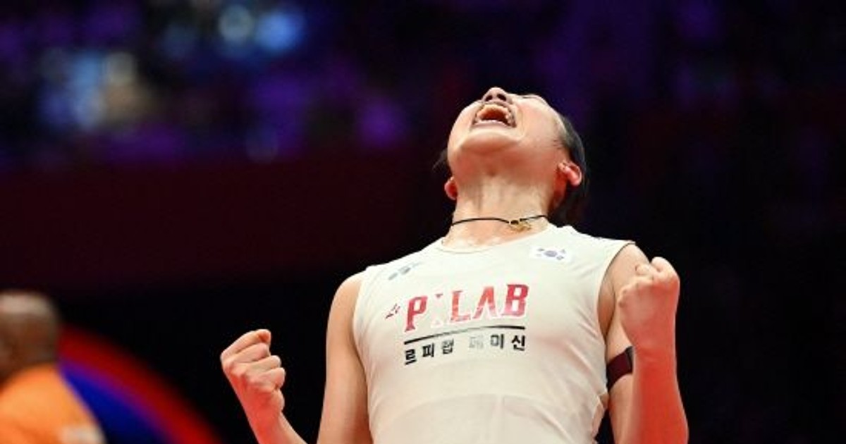 안세영, 상대를 가지고 논다…땀도 안 흘렸어!→안세영 '23연승 쇼' BWF 영어 중계진, 할 말 잃었다