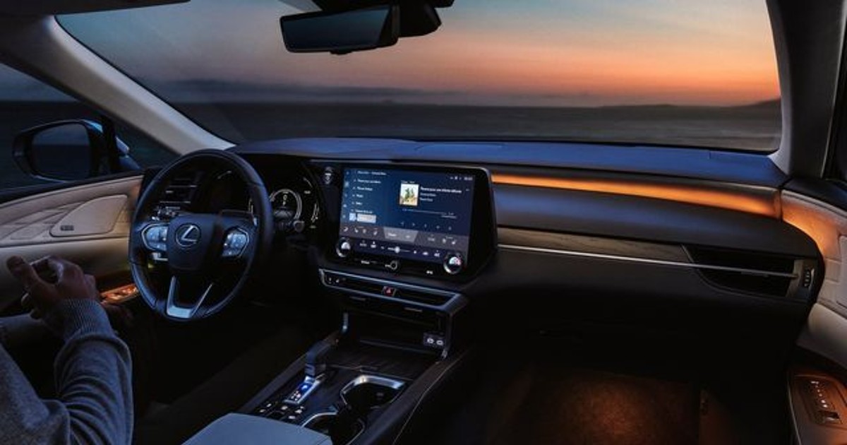 BMW X5 계약 직전, 갑자기 렉서스 매장으로 튄 이유