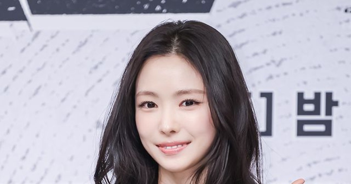 손나은, 갑작스러운 모친상 비보... 동생과 빈소
